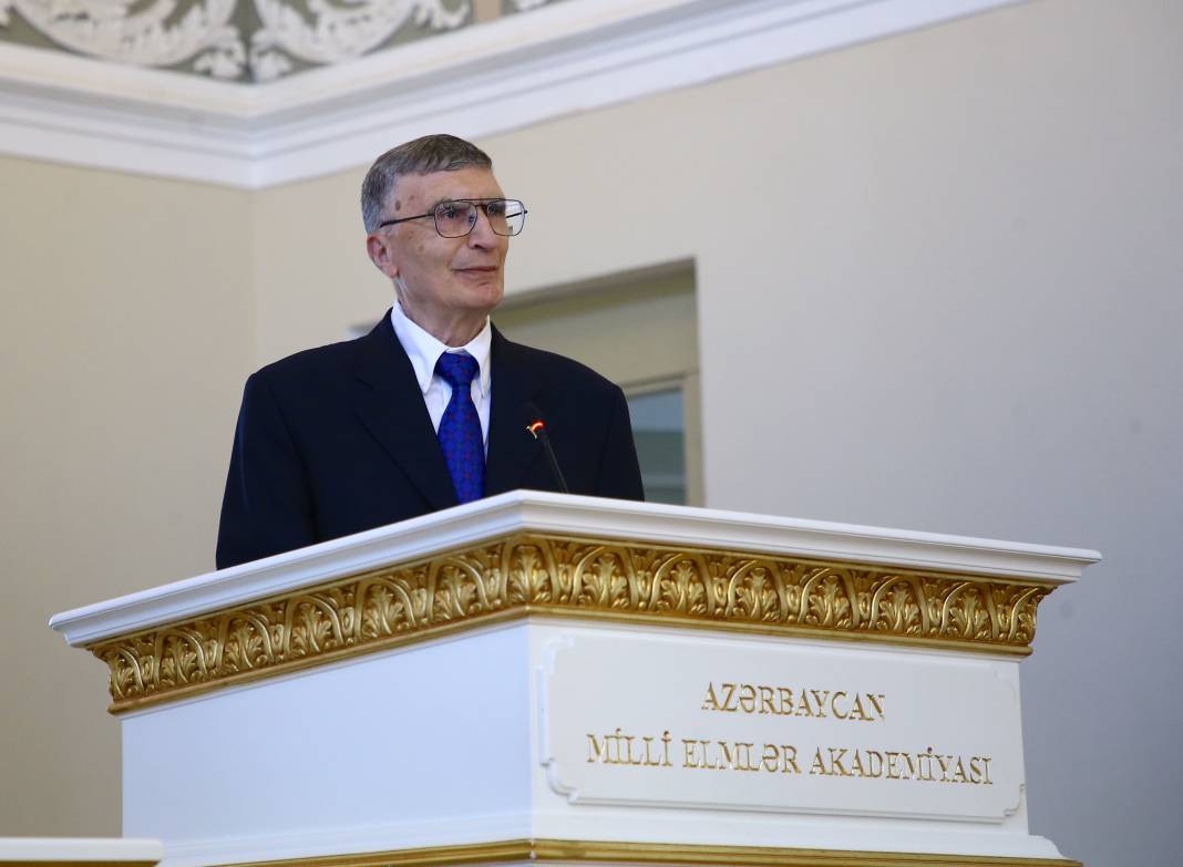 Aziz Sancar’a Azerbaycan Milli İlimler Akademisi onursal üyelik belgesi - Resim: 3